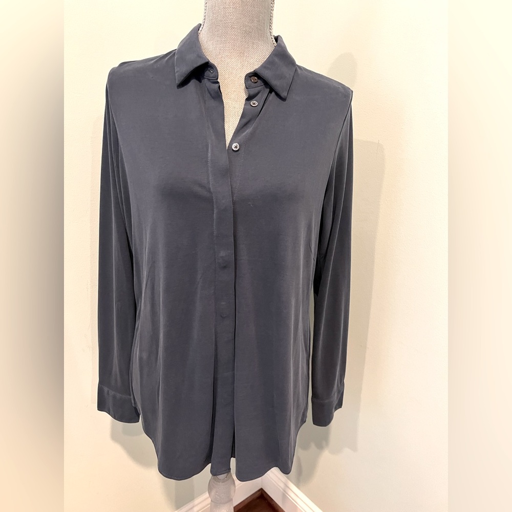 New with tags Banana Republic module blouse in a beautiful off navy.